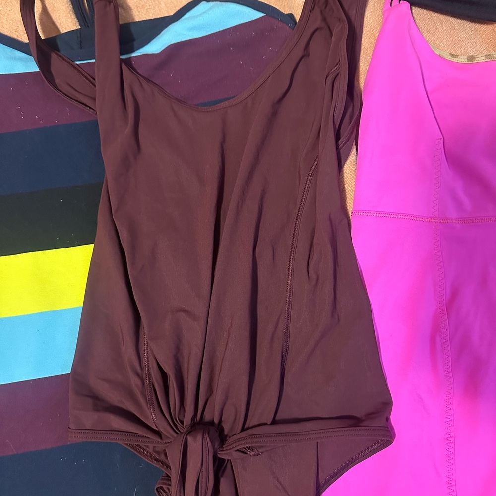 Lululemon Bundle (Includes 4 Shirts) - image 5